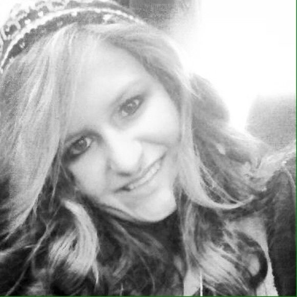 Meet your Posher, Olivia