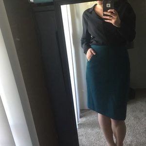 LOFT Sleek pencil skirt- LIKE NEW