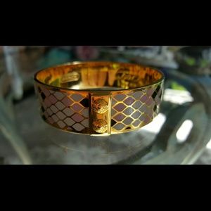 ~RESERVED FOR NEWLOOK4U~