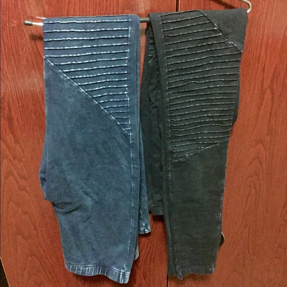 New pair of motto leggings from Cotton On. Size XS