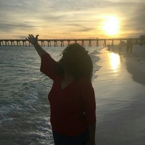 Meet your Posher, Dione