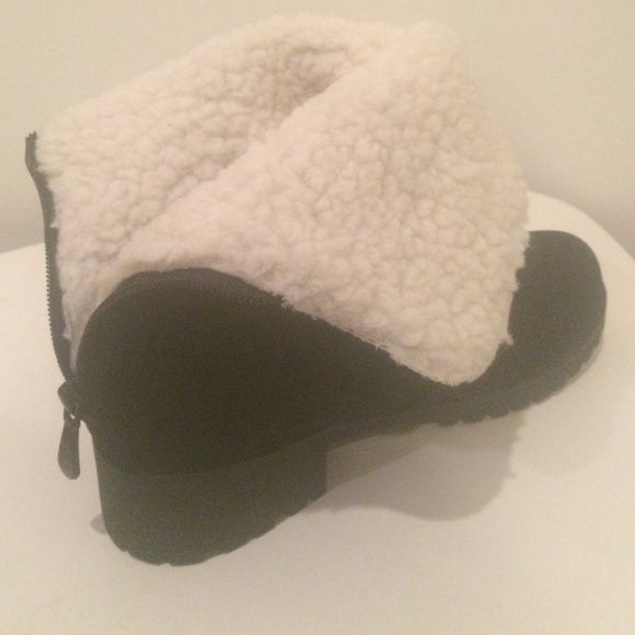 Black booties - Picture 2 of 4