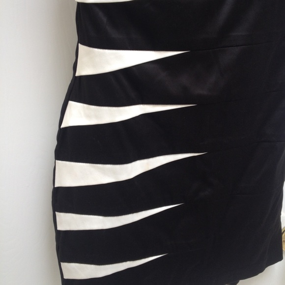 🔴 SOLD! New Year's Eve Cocktail Dress - Hot! 🔥 - Picture 3 of 4