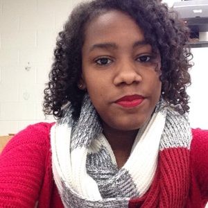 Meet your Posher, Lee-ana