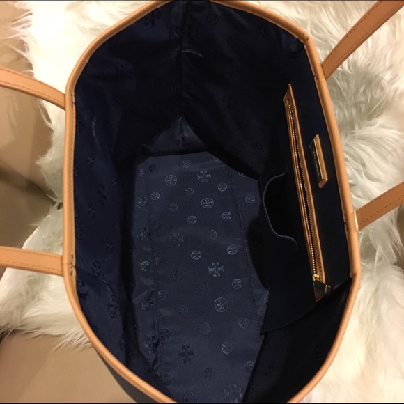 Sold! Tory Burch large tote - Picture 3 of 3
