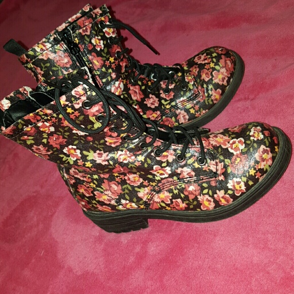 💋Floral Combat Boots💋