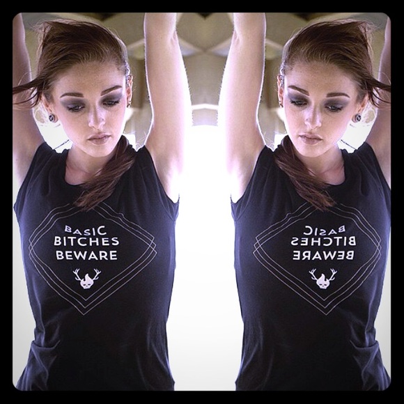 🎉CLOSET CLEAROUT NEW Basic Bitches Beware tee