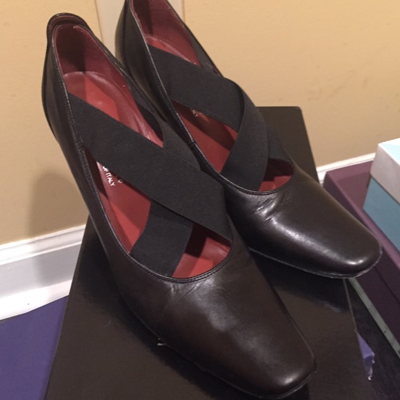 Donald Pliner Heels - Picture 1 of 3