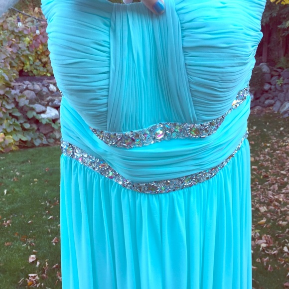 Prom Dress 💙❄️