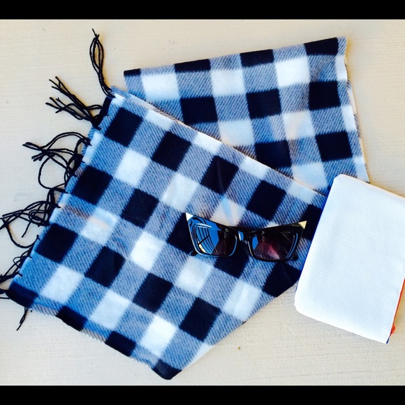 UNTIL MIDNIGHT SALE ! 🎉PLAID SCARF🎉