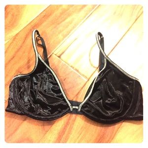 Victoria's Secret Bra- Velvety Black 🌌💖