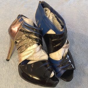 Zigi Soho animal print heels