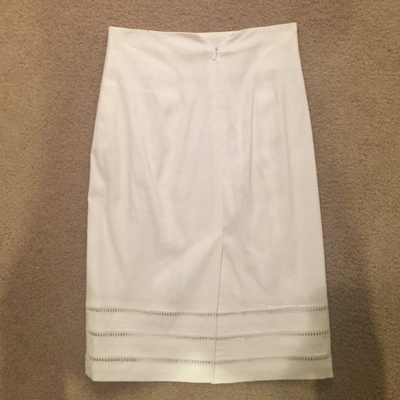 White Bebe skirt - Picture 2 of 3