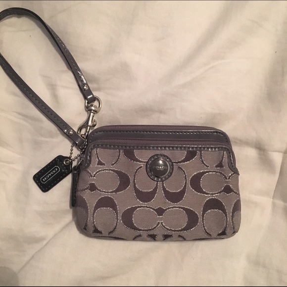 Coach Handbags - Coach wristlet