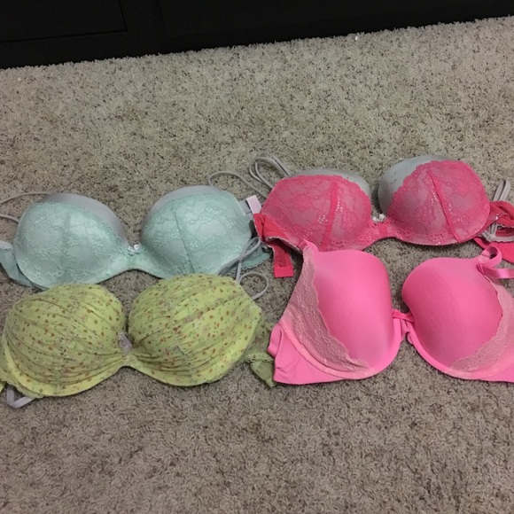 4 Victoria Secret Bras!