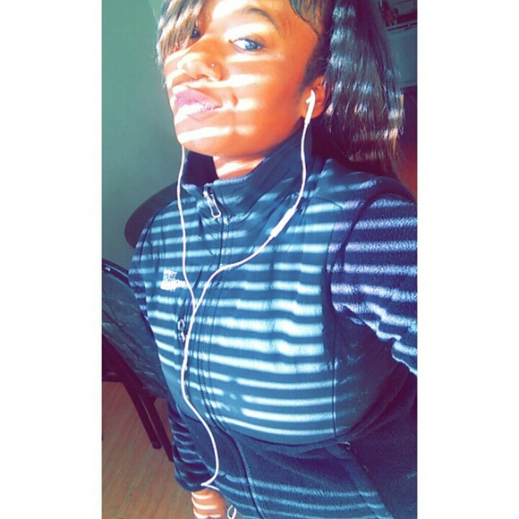 Meet your Posher, Kelley - Picture 1 of 1