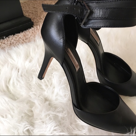 BCBG Shoes - Bcbg heel