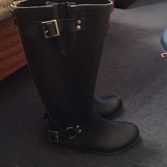 Steve madden rain boots - Picture 2 of 4