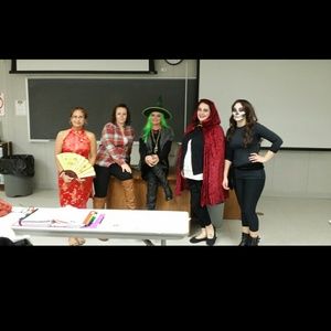 Meet your Posher, Elizabeth