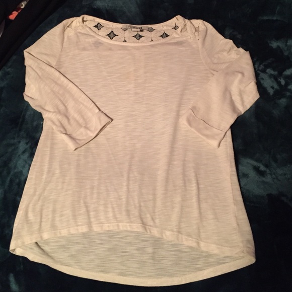 Quarter length sleeve shirt with lace back