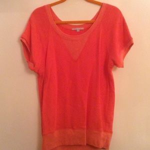 Gap short sleeve sweat shirt.