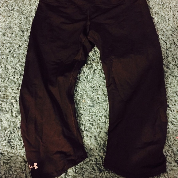Under Armour crop yoga pants