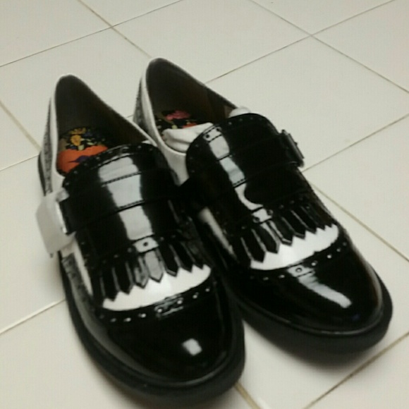 Rocket dog saddle shoes...never worn