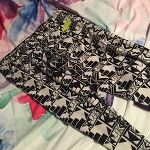 Nike aztek leggings.