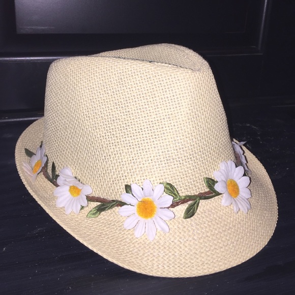 Fedora hat with Daisies