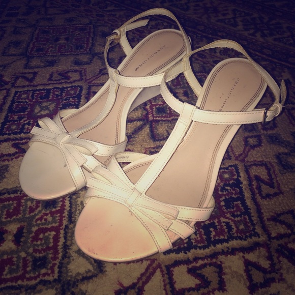 White Wedges