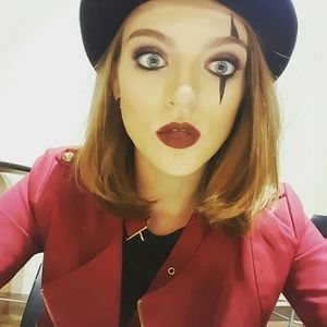 Meet your Posher, Caitlin