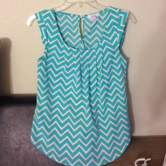 Chevron top