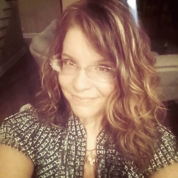 Meet your Posher, Stephanie - Picture 1 of 1