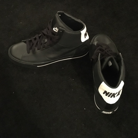 Retro Nike sneakers!