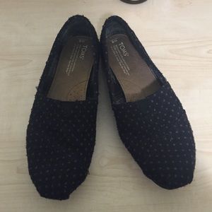 Black TOMS with purple polka dots