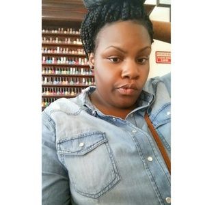 Meet your Posher, Samia