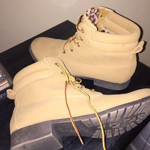 Timberland "like" boots