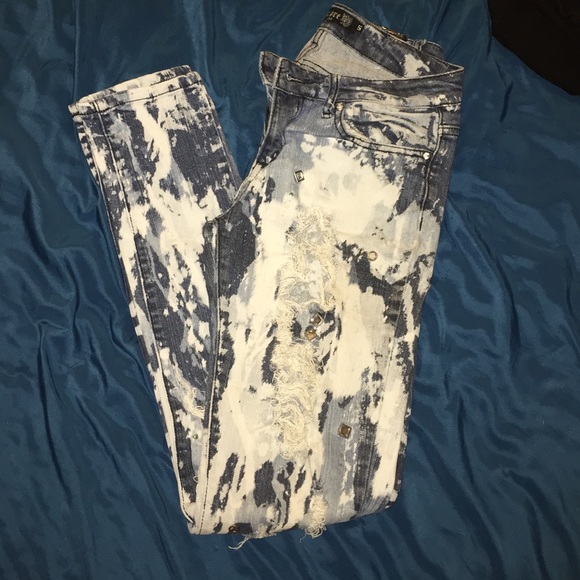 Pants - Distressed jeans