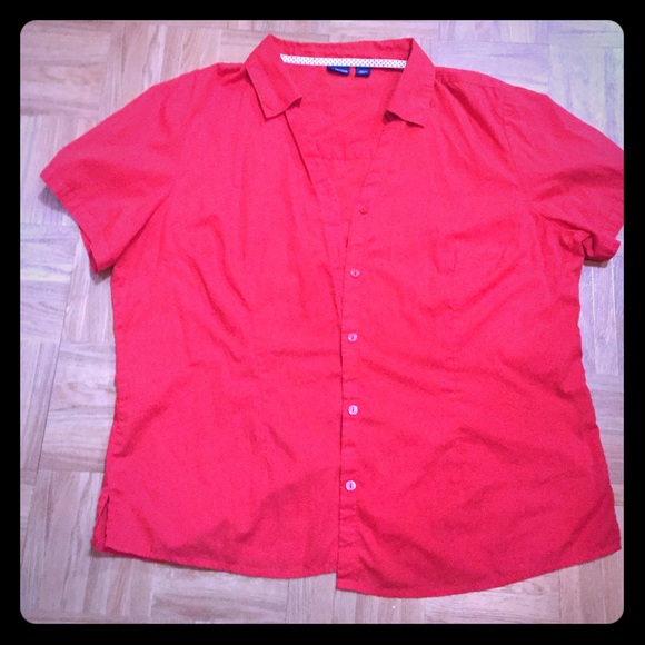 Red comfortable top. - Picture 1 of 3