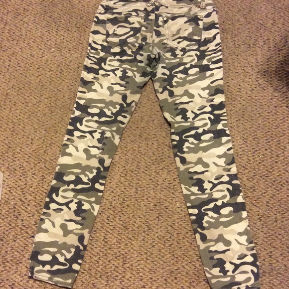 Camouflage jeans - Picture 2 of 3