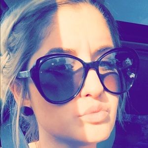 Meet your Posher, Britni