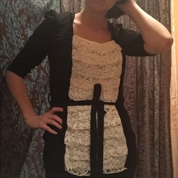 SOLD Ruffle built-in shirt