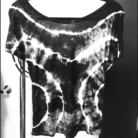 Black & White Tye Dye Open Back Tshirt