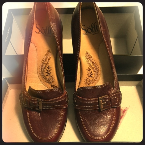Sofft brand brick red heeled loafer