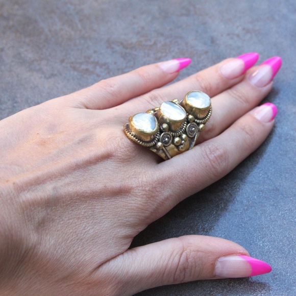 SOLD Moonstone Ring. BRAND NEW! - Picture 2 of 2