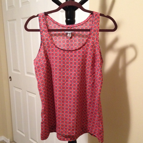 Old Navy Coral patterned tank