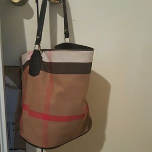 Burberry pattern purse