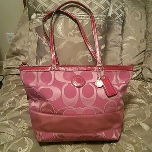 Coach magenta signature tote