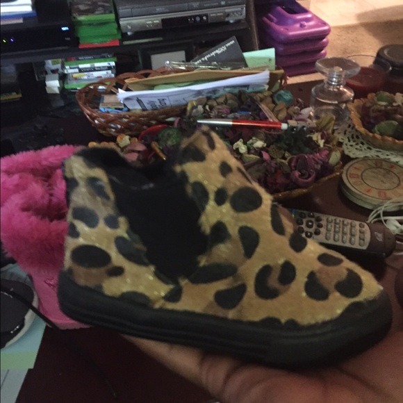 Little girls fur booties