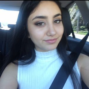 Meet your Posher, Niki